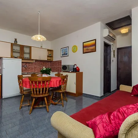 Marina Apartman